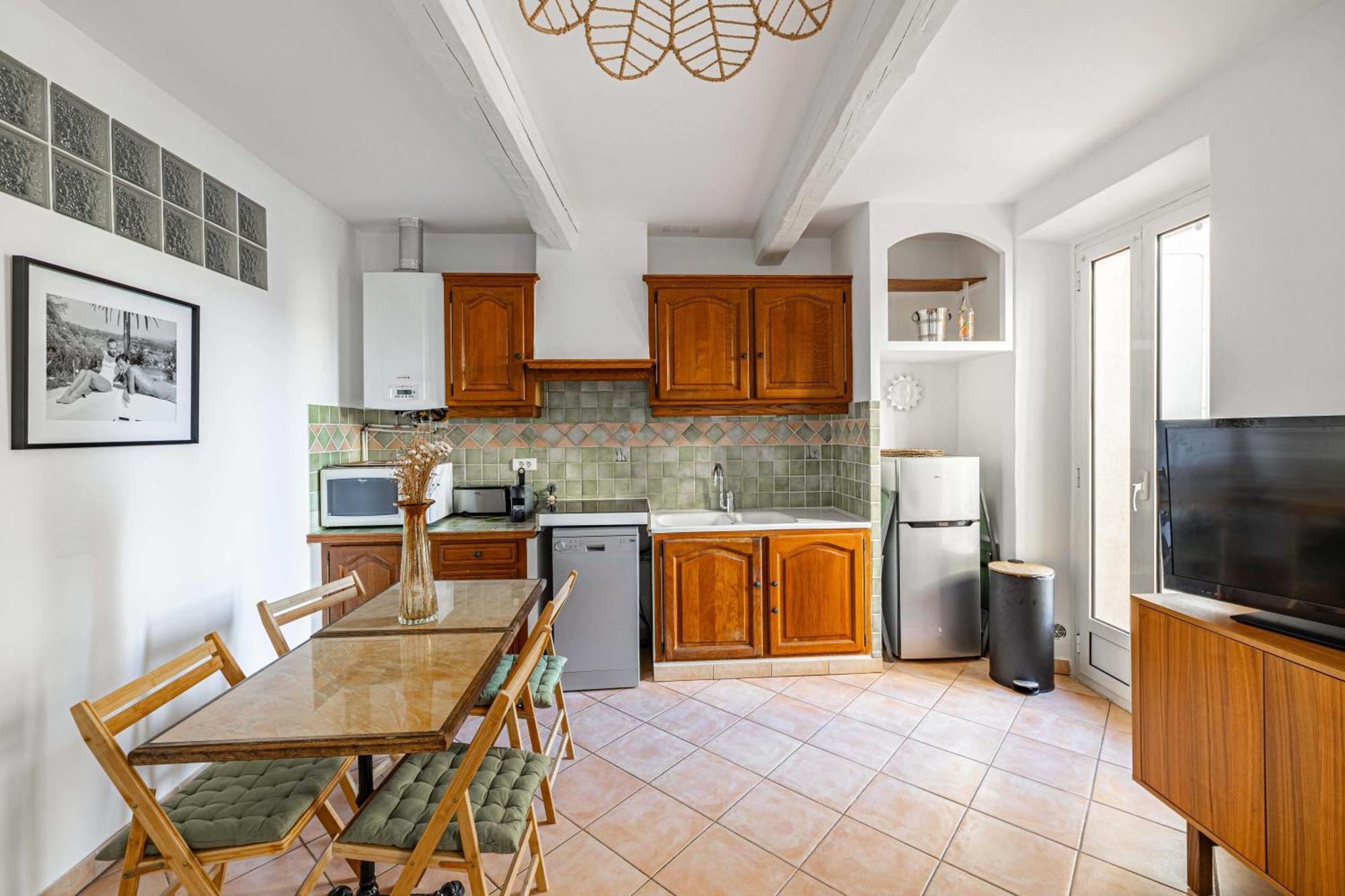 Charming Heart Of Le Suquet